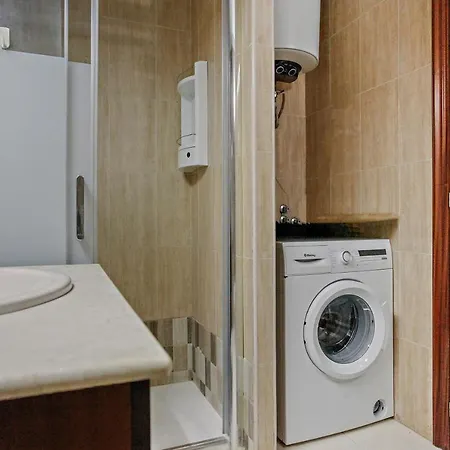 Confortable Big Apartment, Huge Terrace, Parking Apartman *