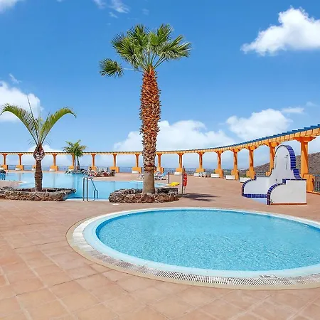 Confortable Big Apartment, Huge Terrace, Parking アデヘ