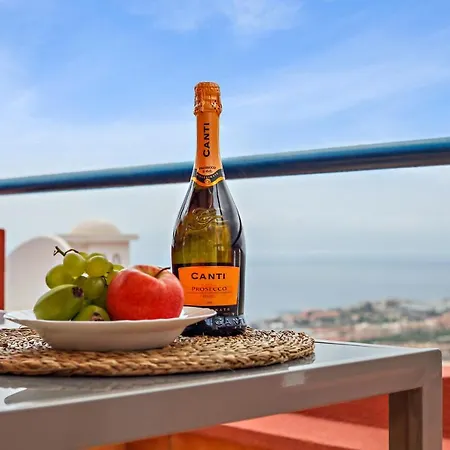 Incredible Sunset Apartment, Huge Terrace, Parking, Air C Apartament