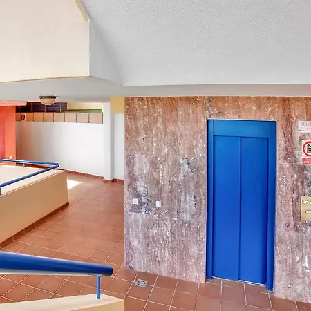 Confortable Big Apartment, Huge Terrace, Parking * アデヘ